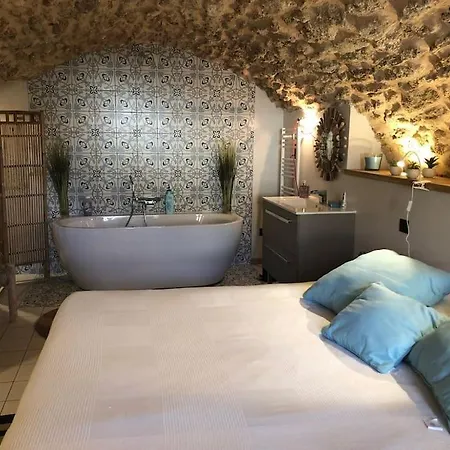 La Colonzelloise -mas En Pierre Restaure Vila